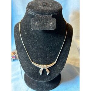 Vintage Avon Silver Tone Bow Necklace